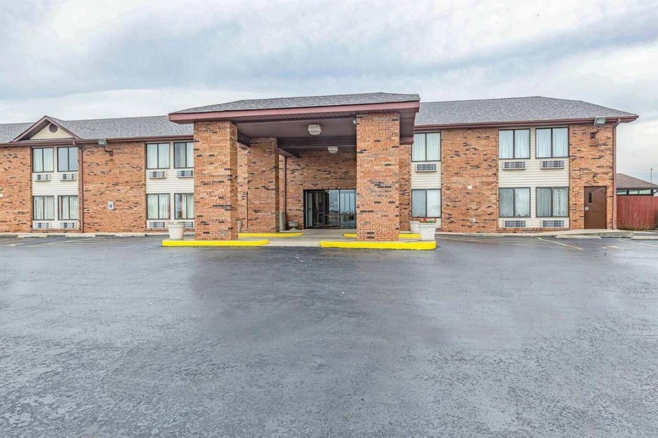 Red Lion Inn & Suites Pontoon Beach Exterior foto